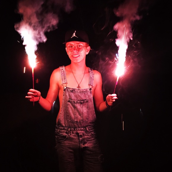 Meet your Posher, Camden - Picture 1 of 1